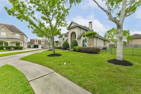 310 Del Monte Drive Friendswood TX 77546