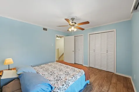 5050 Glenmont Drive F5 Houston TX 77081