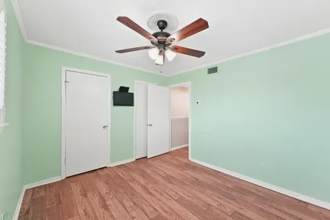 5050 Glenmont Drive F5 Houston TX 77081