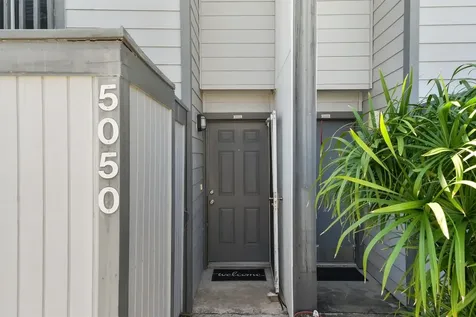 5050 Glenmont Drive F5 Houston TX 77081