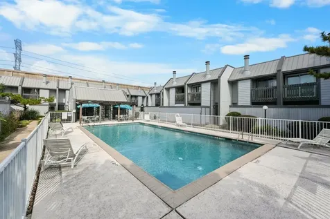 5050 Glenmont Drive F5 Houston TX 77081