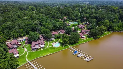 200 Fountain Lake W 116 Livingston TX 77351