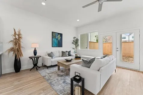 2111 Holman Street Houston TX 77004