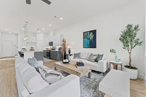 2111 Holman Street Houston TX 77004