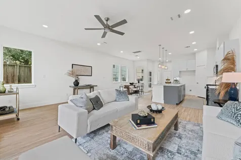 2111 Holman Street Houston TX 77004