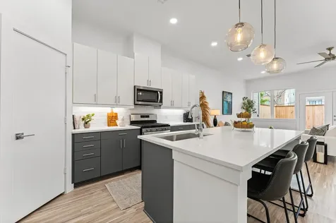 2111 Holman Street Houston TX 77004