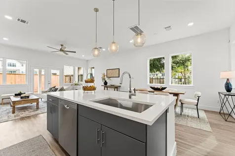 2111 Holman Street Houston TX 77004