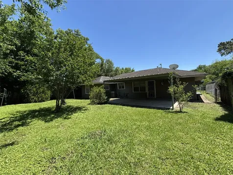 6159 Lyndhurst Drive Houston TX 77033