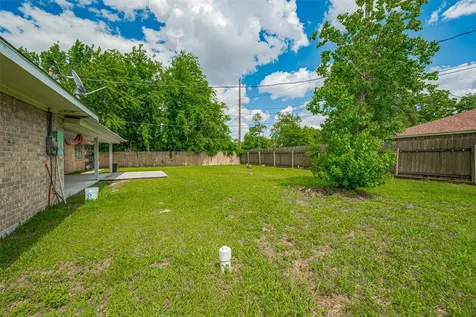 101 Wildrose Street Baytown TX 77520