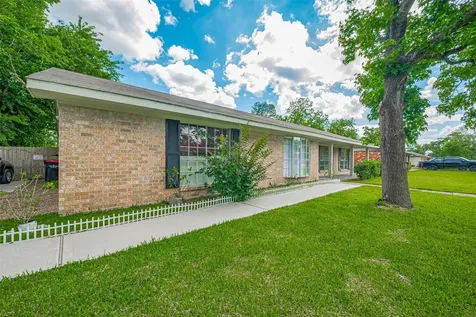 101 Wildrose Street Baytown TX 77520