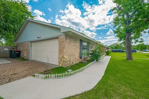 101 Wildrose Street Baytown TX 77520