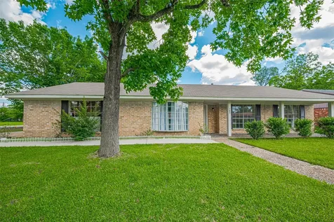 101 Wildrose Street Baytown TX 77520