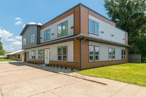 807 E 1st Street Humble TX 77338