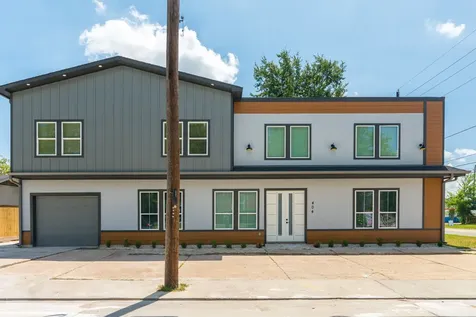 807 E 1st Street Humble TX 77338