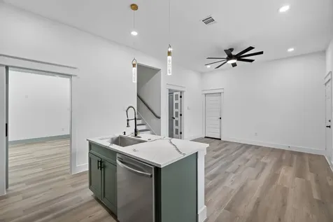 807 E 1st Street Humble TX 77338