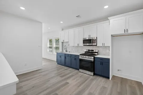 807 E 1st Street Humble TX 77338