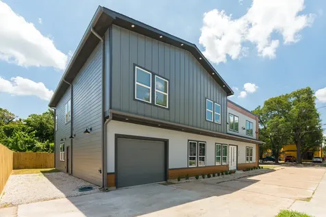 807 E 1st Street Humble TX 77338