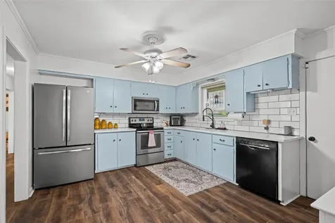 355 N Monroe Street La Grange TX 78945