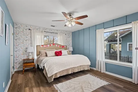 355 N Monroe Street La Grange TX 78945