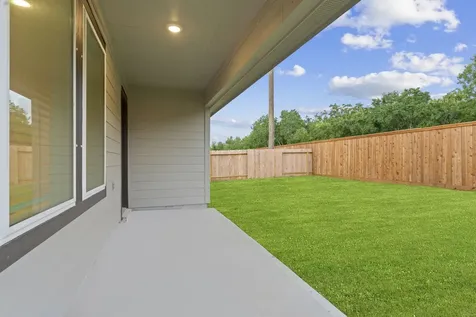 9018 Rose Water Trail Iowa Colony TX 77583