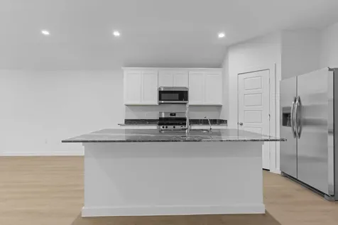 9018 Rose Water Trail Iowa Colony TX 77583