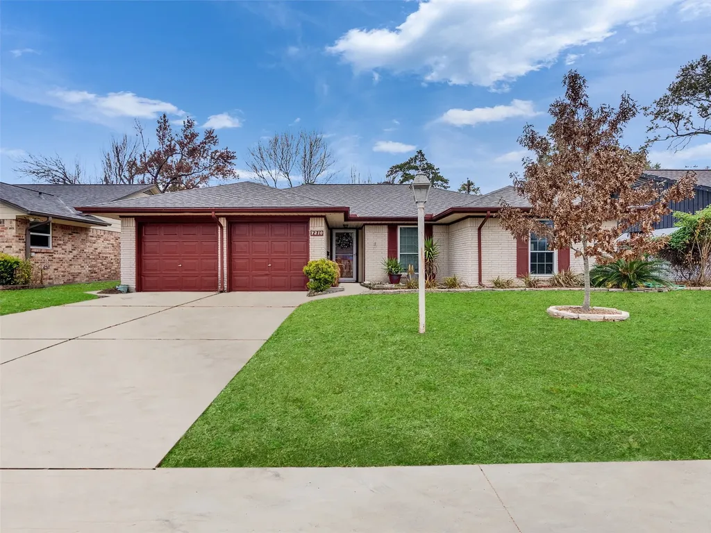 7210 Pine Grove Drive Houston TX 77092