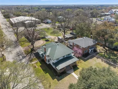 501 W Buck Street Caldwell TX 77836