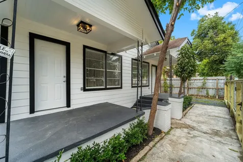 1615 Mckee Street Houston TX 77009