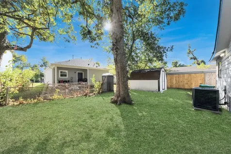 3206 Melbourne Street Houston TX 77026