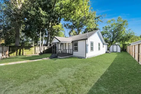 3206 Melbourne Street Houston TX 77026