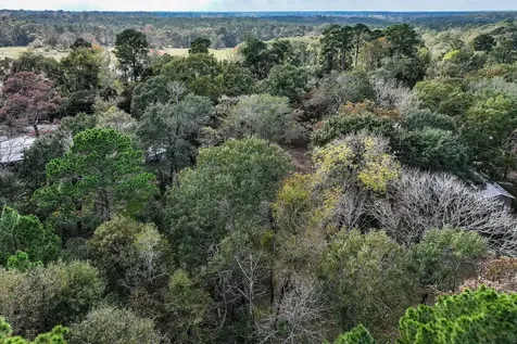 106 Roy Webb Huntsville TX 77320