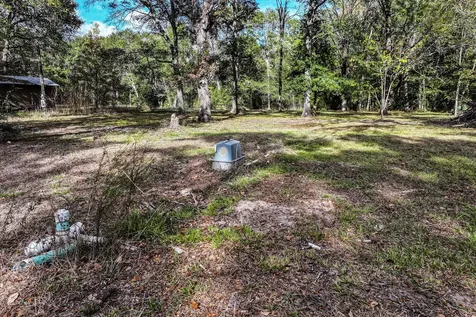 106 Roy Webb Huntsville TX 77320