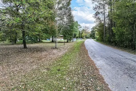 106 Roy Webb Huntsville TX 77320