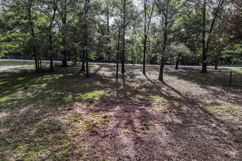 106 Roy Webb Huntsville TX 77320