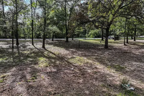 106 Roy Webb Huntsville TX 77320