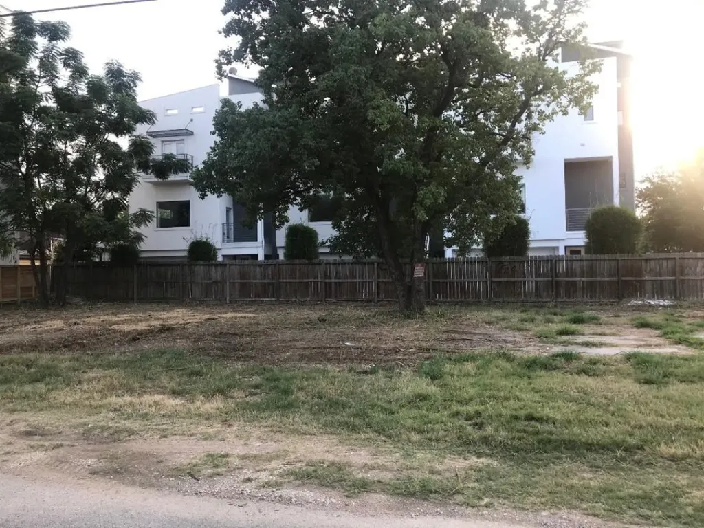 1615 Holly Street Houston TX 77007