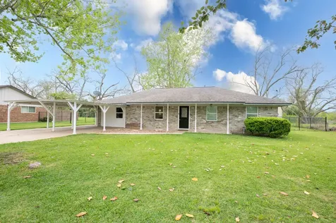117 W Mahan Street Richwood TX 77531
