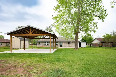 117 W Mahan Street Richwood TX 77531