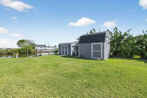 83 County Road 299 Bay City TX 77414