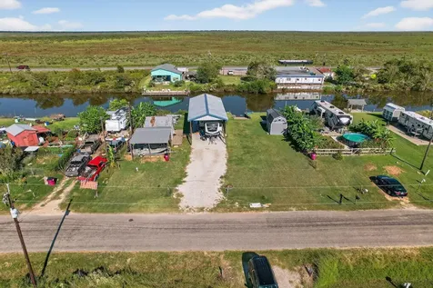 83 County Road 299 Bay City TX 77414