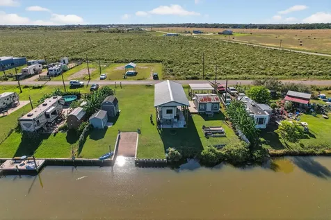 83 County Road 299 Bay City TX 77414