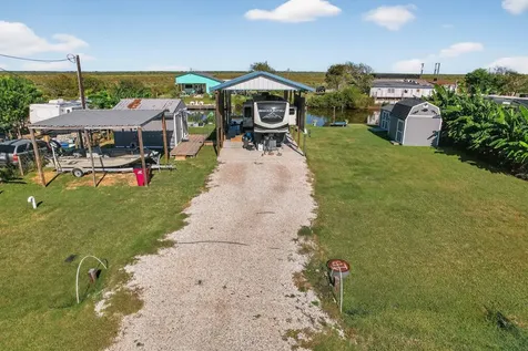 83 County Road 299 Bay City TX 77414
