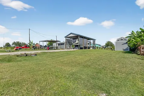 83 County Road 299 Bay City TX 77414