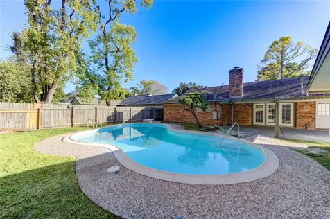 8826 Rowan Lane Houston TX 77036