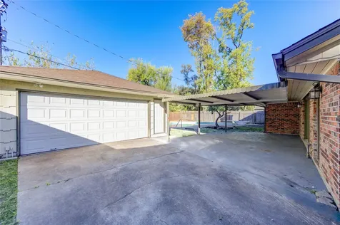 8826 Rowan Lane Houston TX 77036