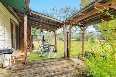 404 Chestnut Street Brazoria TX 77422