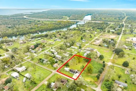 404 Chestnut Street Brazoria TX 77422