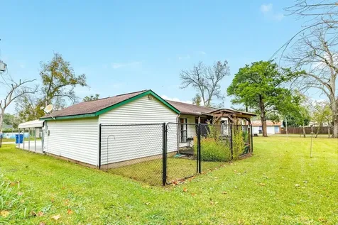 404 Chestnut Street Brazoria TX 77422