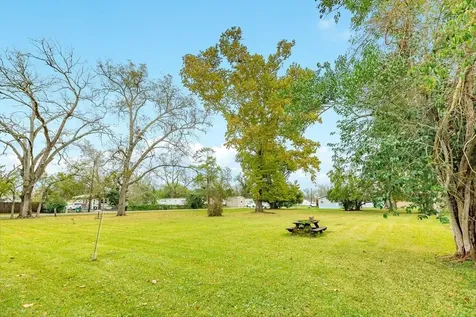 404 Chestnut Street Brazoria TX 77422