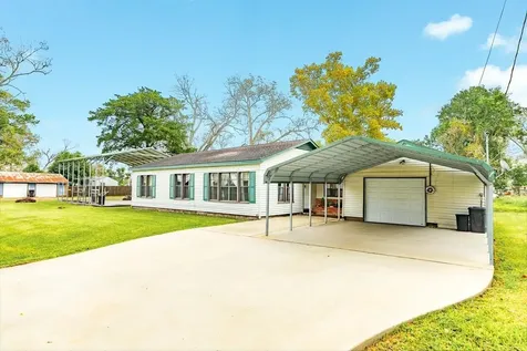 404 Chestnut Street Brazoria TX 77422